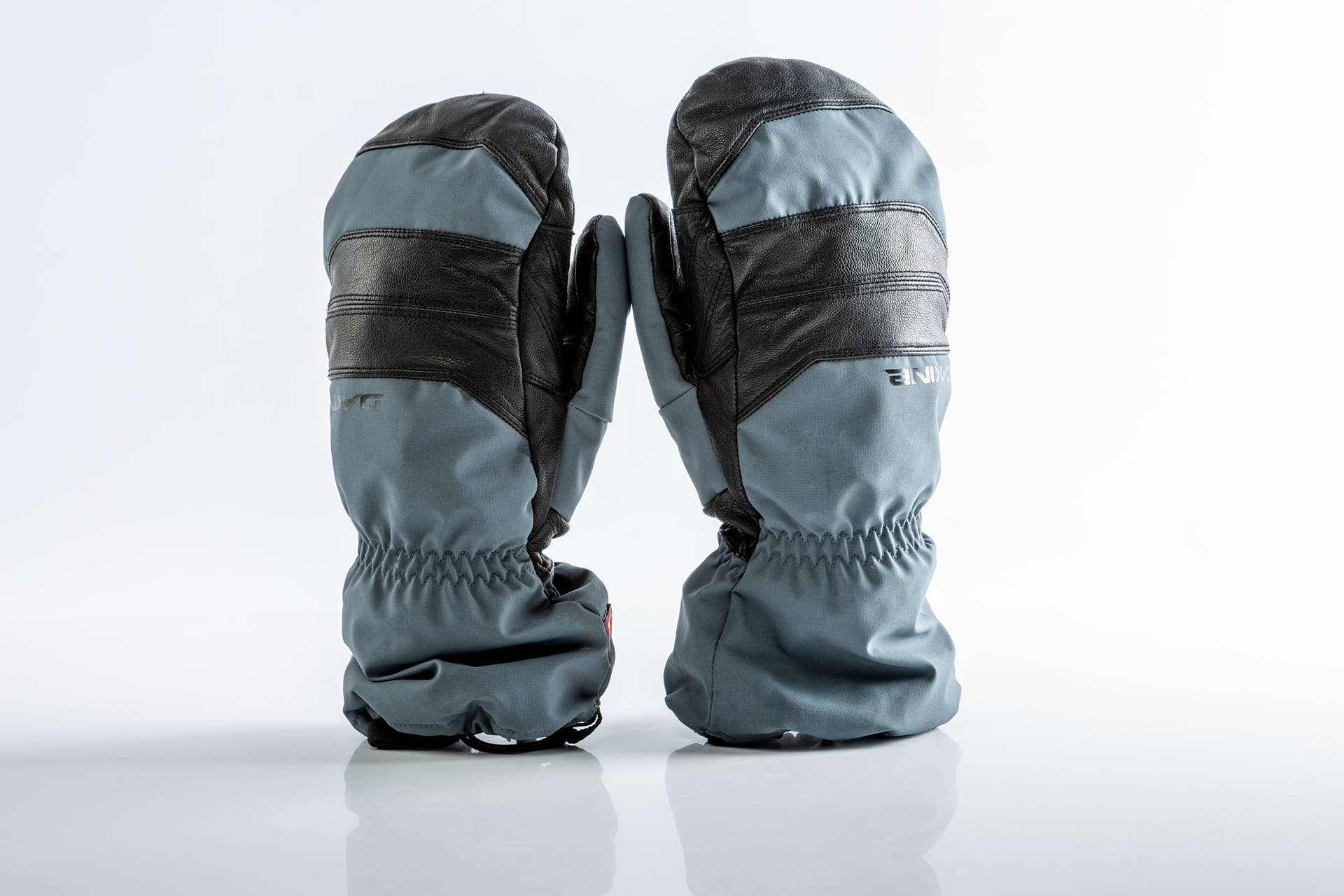 Dakine Excursion Mitt: Best Snowboarding Gloves of 2019