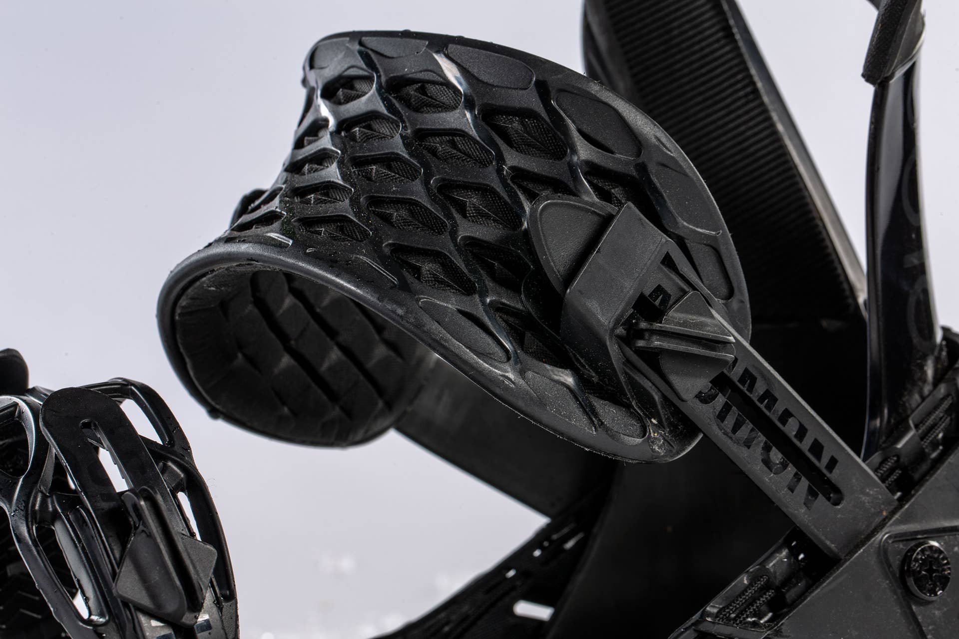 Salomon Hologram Review: Best Snowboard Bindings of 2019 Salomon Hologram Review: Best Snowboard Bindings of 2019