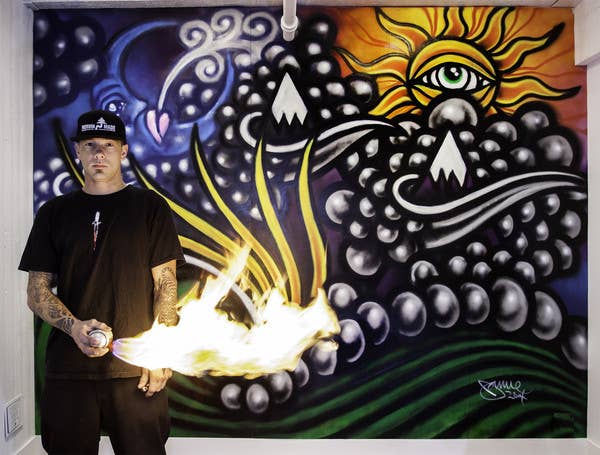 Jamie Lynn Timelapse : Painting The Asymbol Mural - Snowboarder