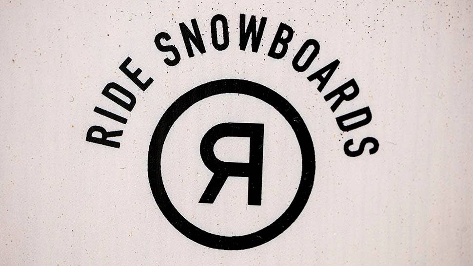 bought snowboard maker ride Benchwarmer 2025 Skiis & Biikes 159 Ride Unisex Moderator Snowboard