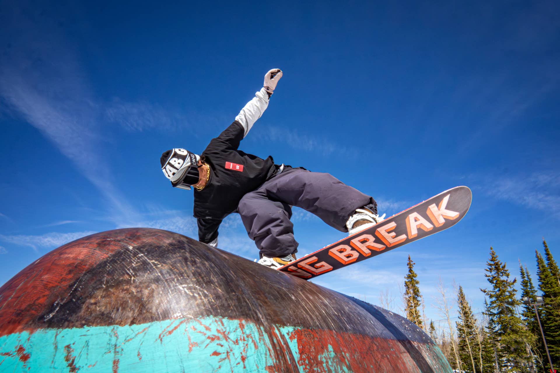 BURTON Disney Pixar 4T　スノーボード　スキー　ウェア BURTON SNOWBOARDS BRINGS A NEW RIGLET PARK TO JAY PEAK RESORT