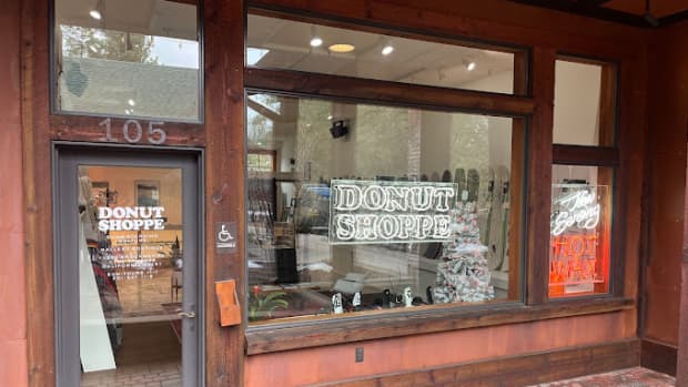 Donut Shoppe storefront in Truckee.