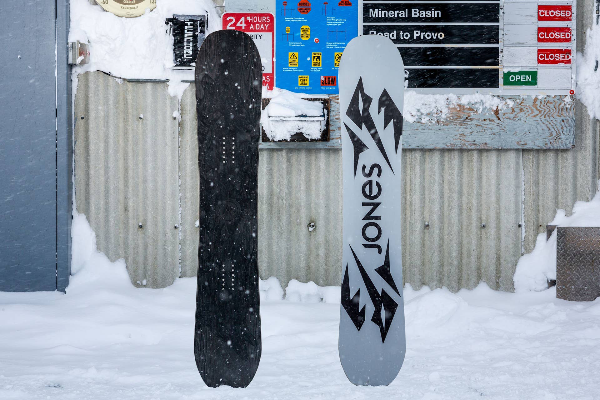 Jones Ultra Mountain Twin Snowboard Review: Best Men