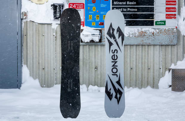Jones Ultra Mountain Twin Snowboard Review: Best Men's All