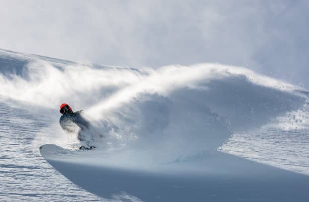 Best Powder Snowboard Reviews: Never Summer Swift