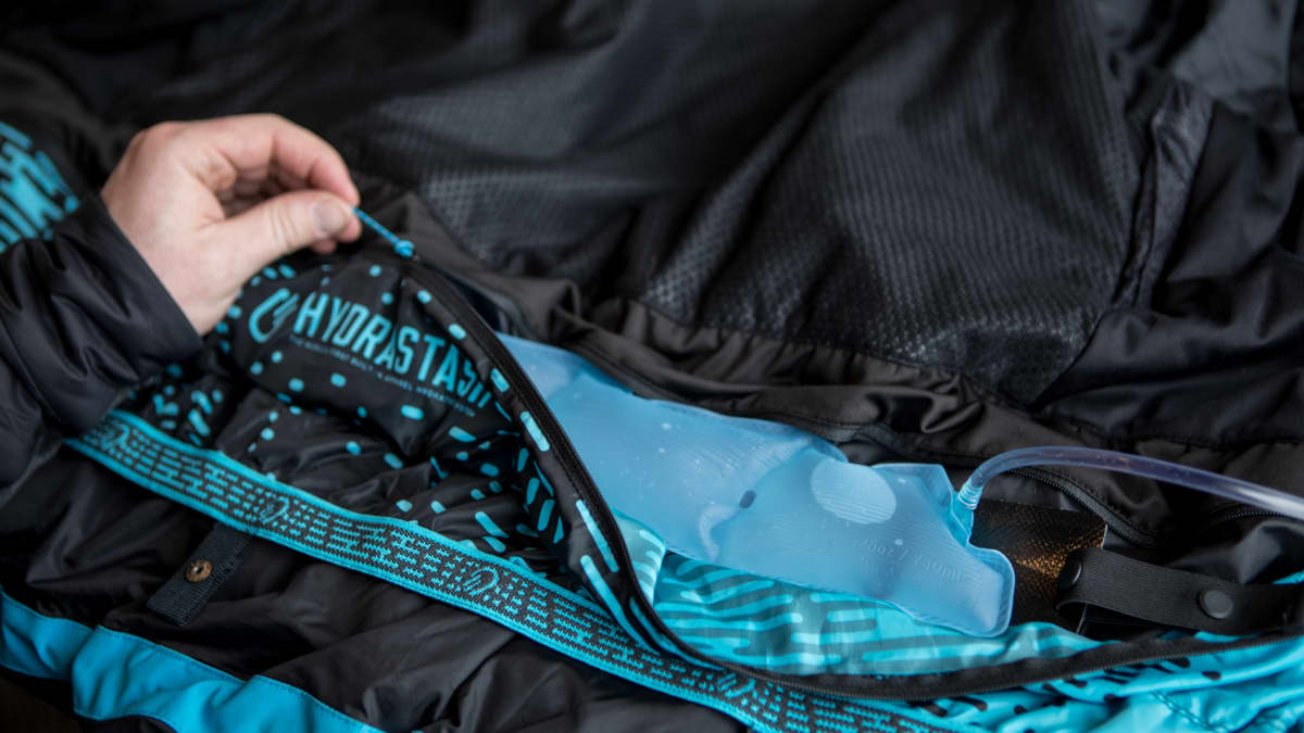 686 Hydrastash Review and Backstory Snowboarder
