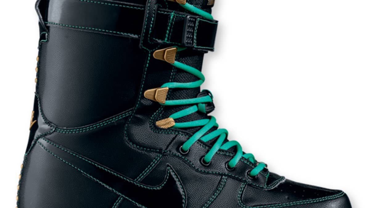 Nike Zoom Force 1 Woman s Snowboard Boot Snowboarder