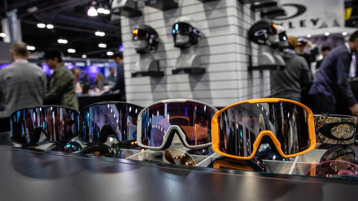 2020 2021 Gear Preview Oakley Snowboarder