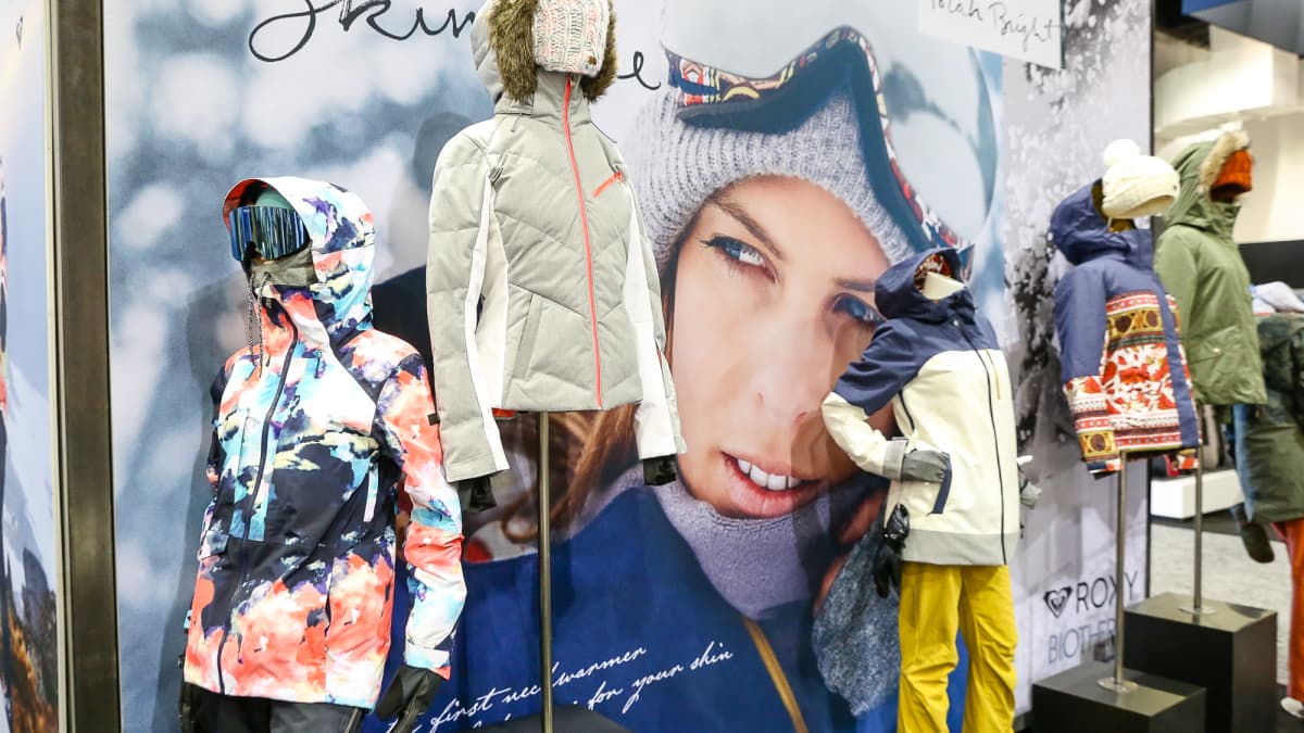 Brand Spotlight Roxy 2018 Snowboarding Product Preview Snowboarder