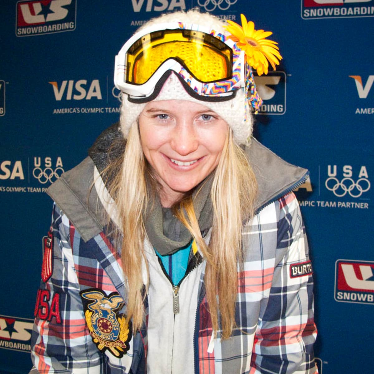 US Olympic Halfpipe Snowboard Team Hannah Teters Bio | TransWorld  SNOWboarding - Snowboarder