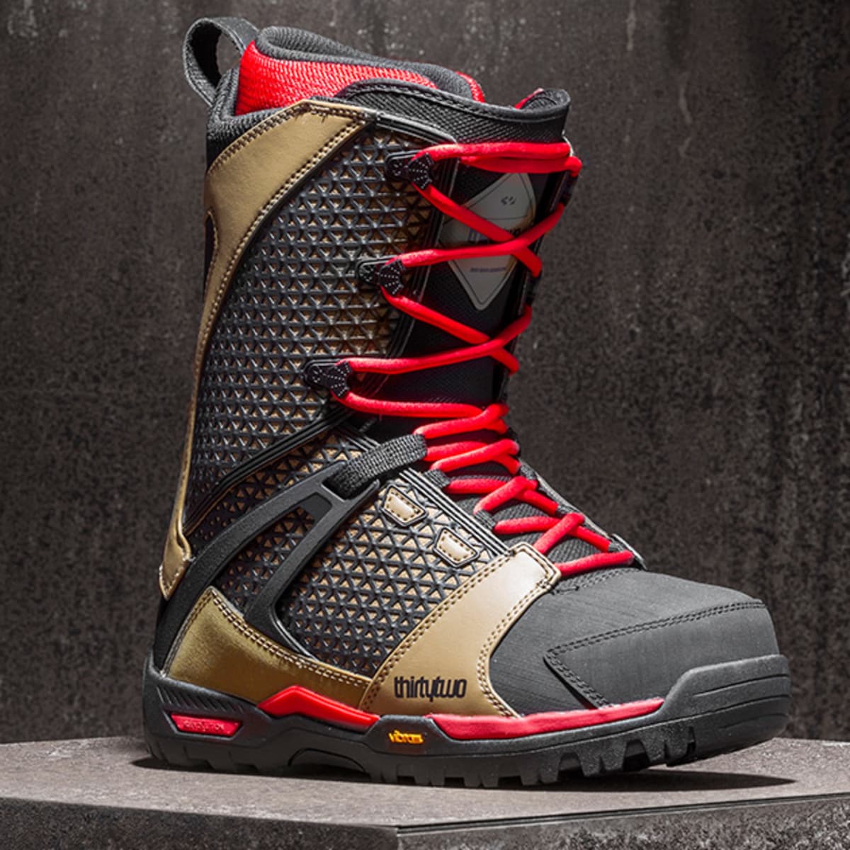 32 tm two snowboard boots clearance