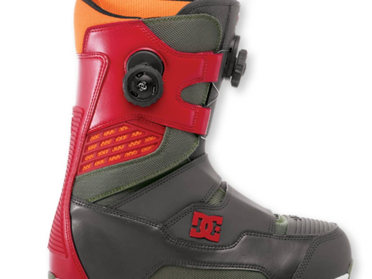 DC Status Snowboard Boot Snowboarder