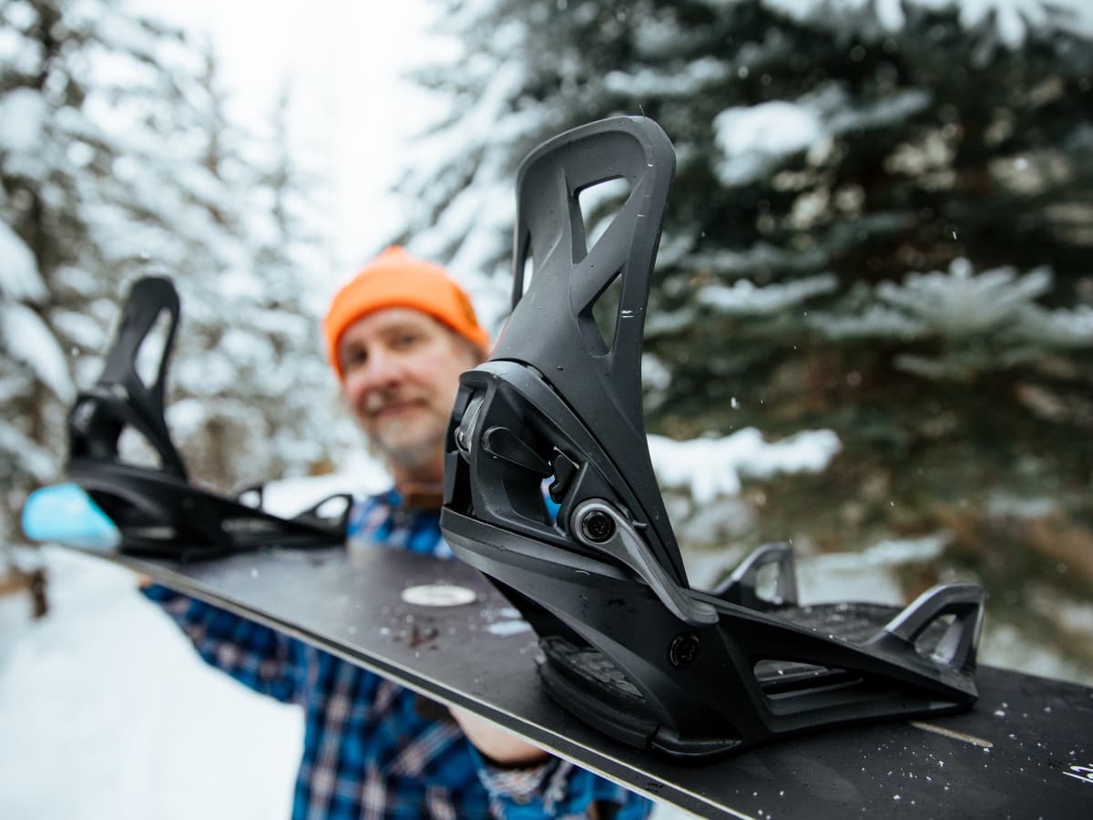 Snowboard burton shop step on