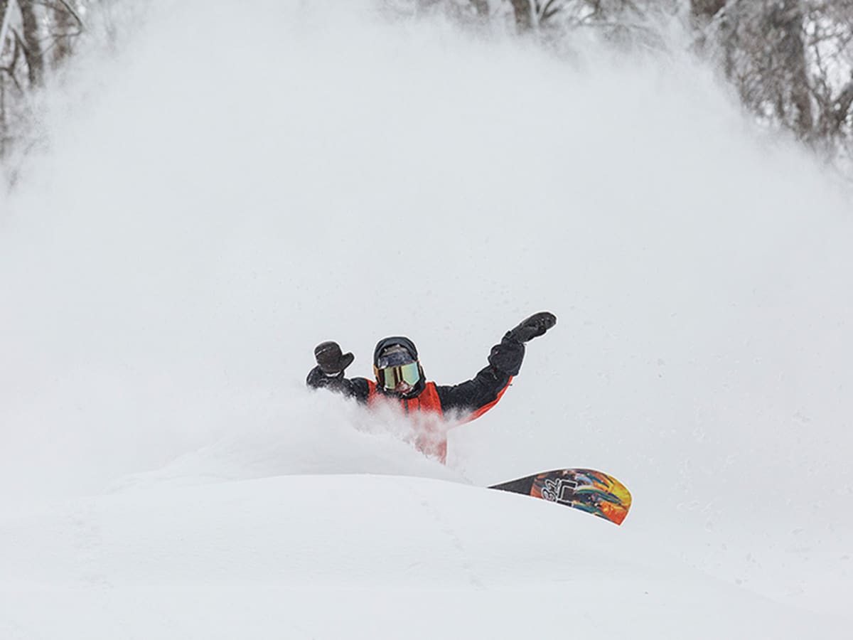 Ninja suit snowboarding online