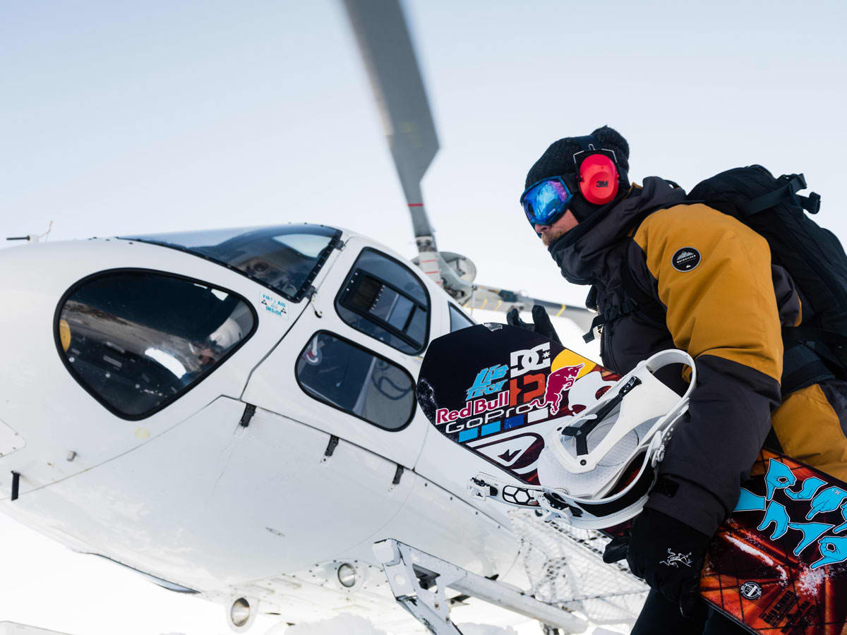 Giveaway: Win a Quiksilver Travis Rice Stretch Jacket - Snowboarder
