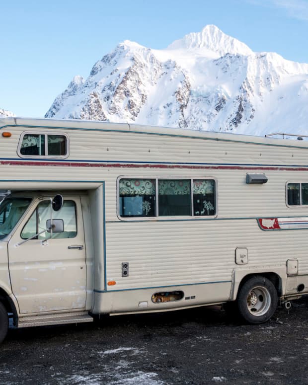 Recognize The Mt. Baker Road Gap Snowboarder