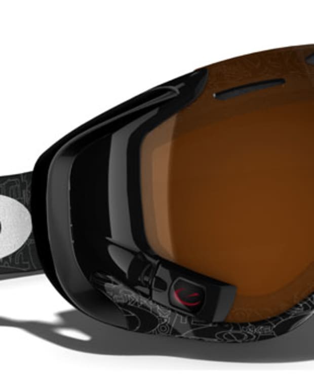 OAKLEY INTRODUCES AIRWAVE™ GOGGLE WITH HEADSUP DISPLAY Snowboarder