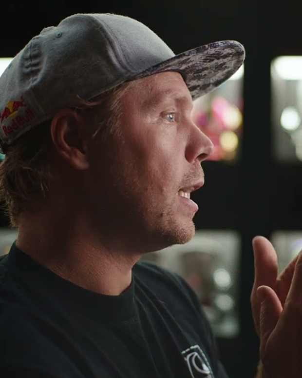Travis-Rice-2025-Union-Falcor-binding-video-Aug24-fi