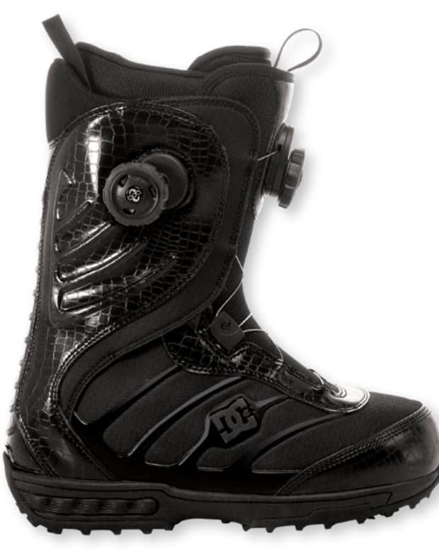 DC Rogan Snowboard Boot Snowboarder