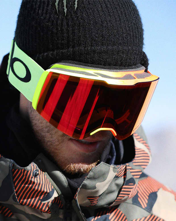 Oakley Harmony Fade A Celebration of the Journey Snowboarder