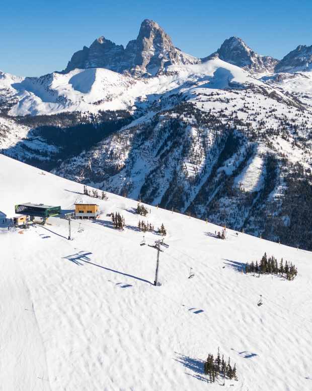 Best Powder Snowboard Reviews: Never Summer Swift