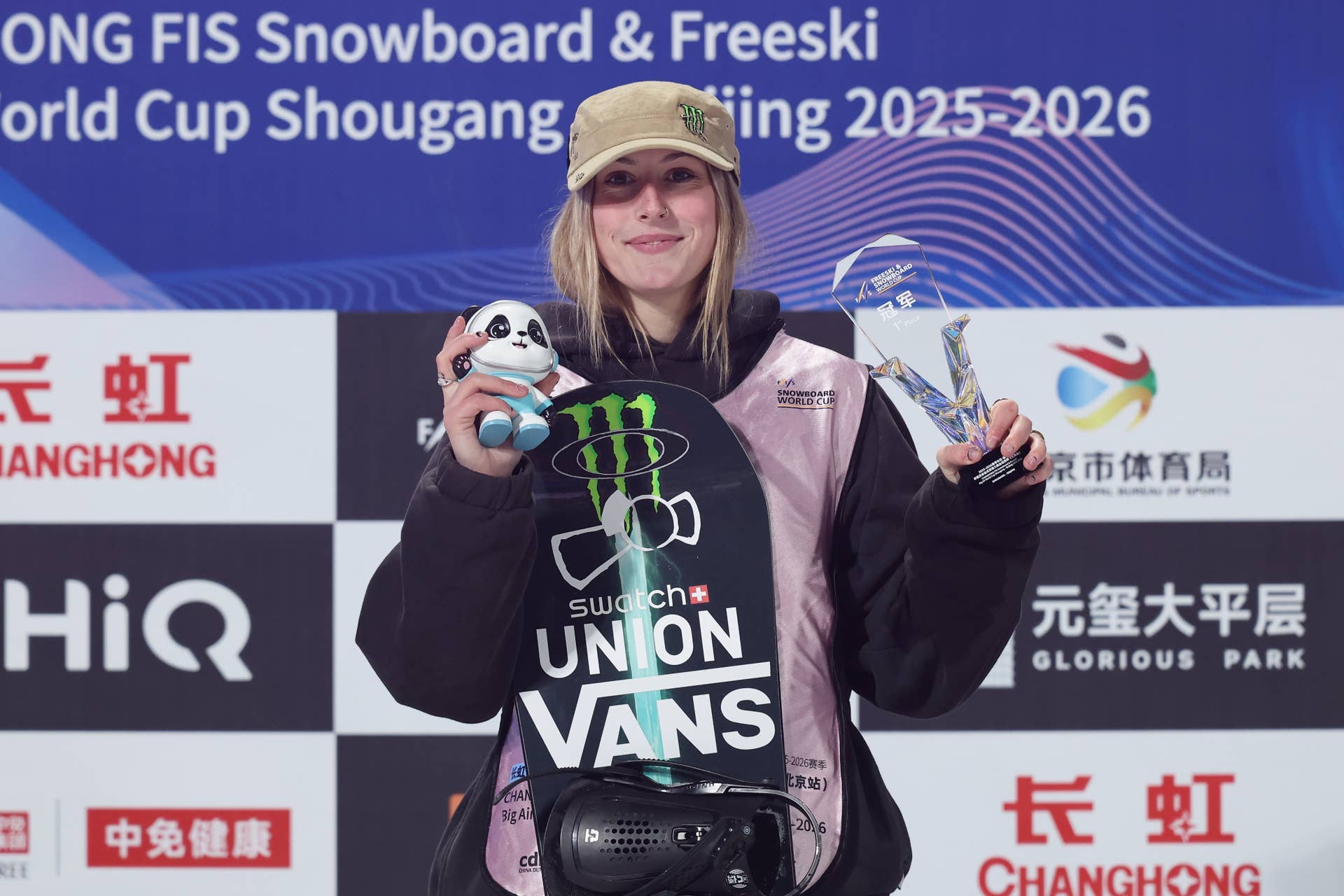 Mia Brookes Wins Her First FIS Event Of the Season - Snowboarder