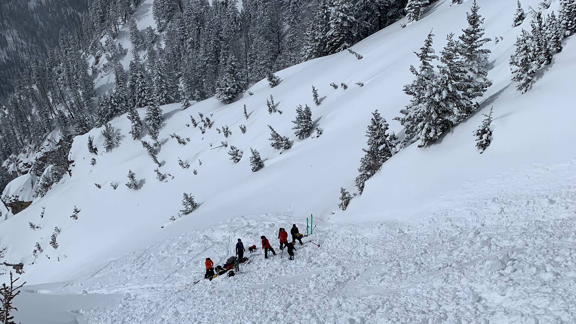 Wyoming Snowboarder Caught In Avalanche Found Dead - Snowboarder