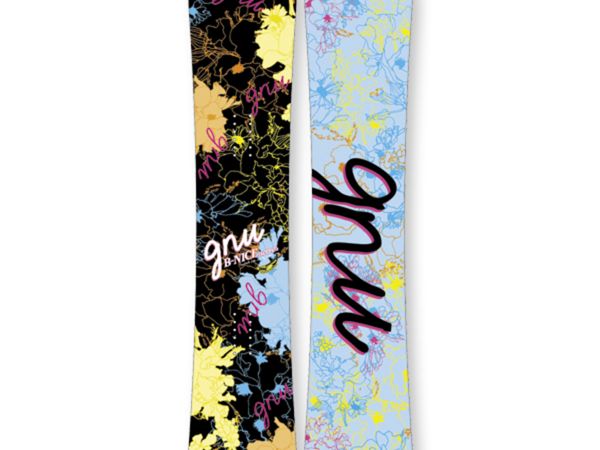 GNU B-Nice Woman's Snowboard - Snowboarder