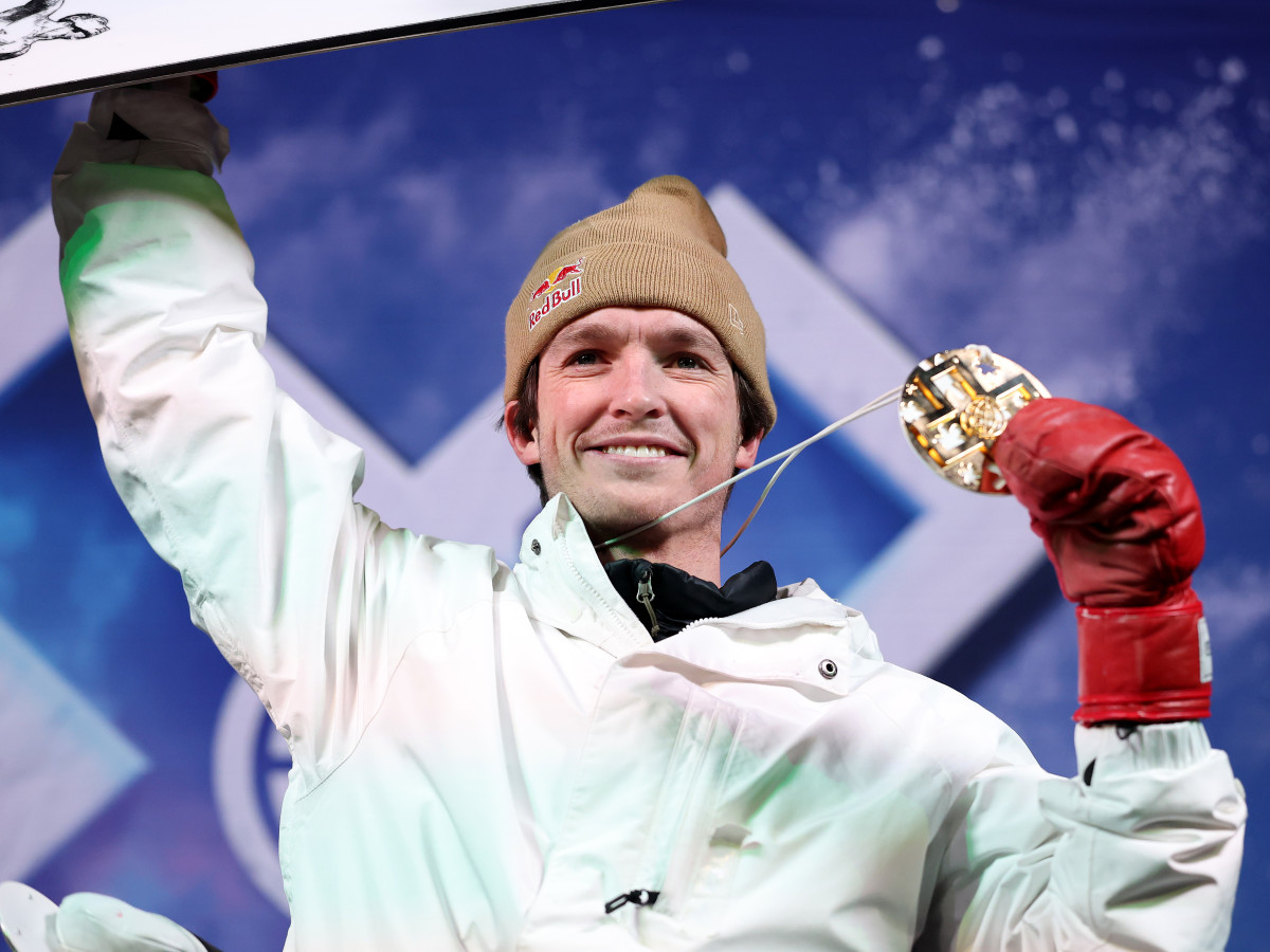 Scotty James Wins Superpipe Gold at First Night of X Games Aspen