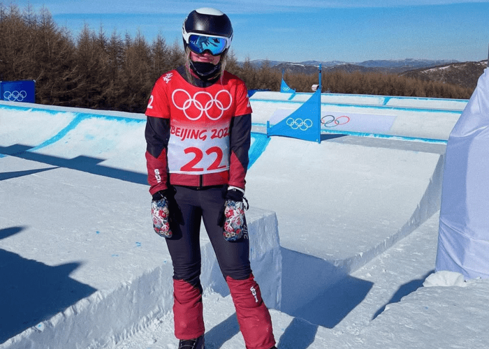 Swiss Snowboarder Sophie Hediger Has Died in an Avalanche Snowboarder