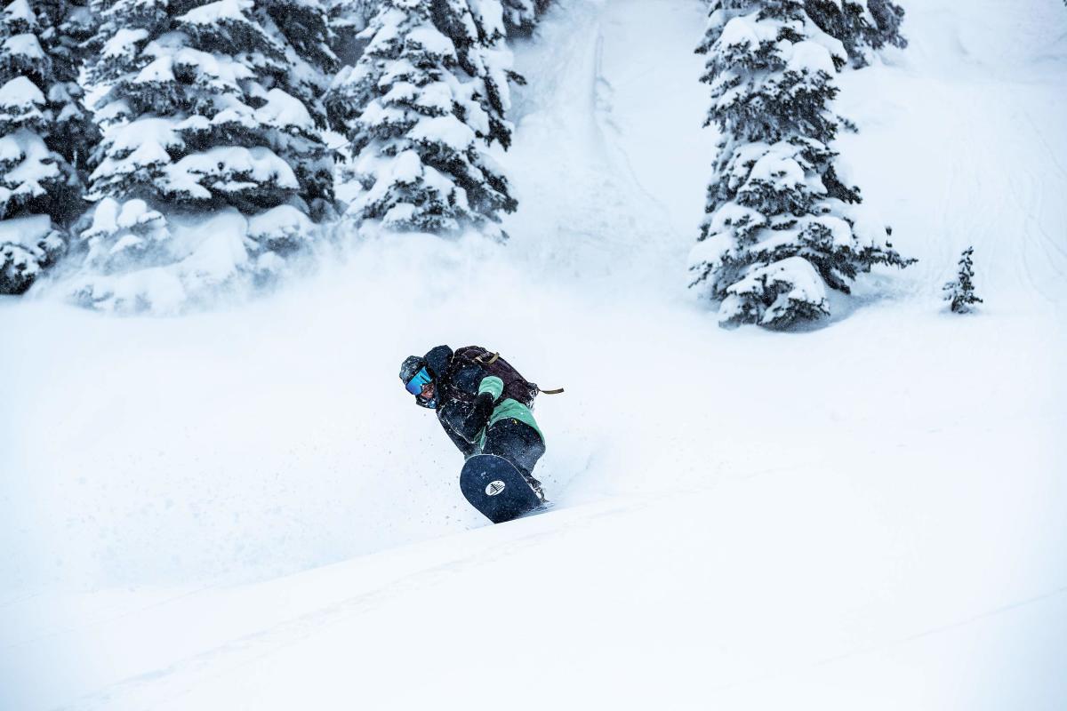 Burton Family Tree Stick Shift: Powder Board Review 2019 - Snowboarder