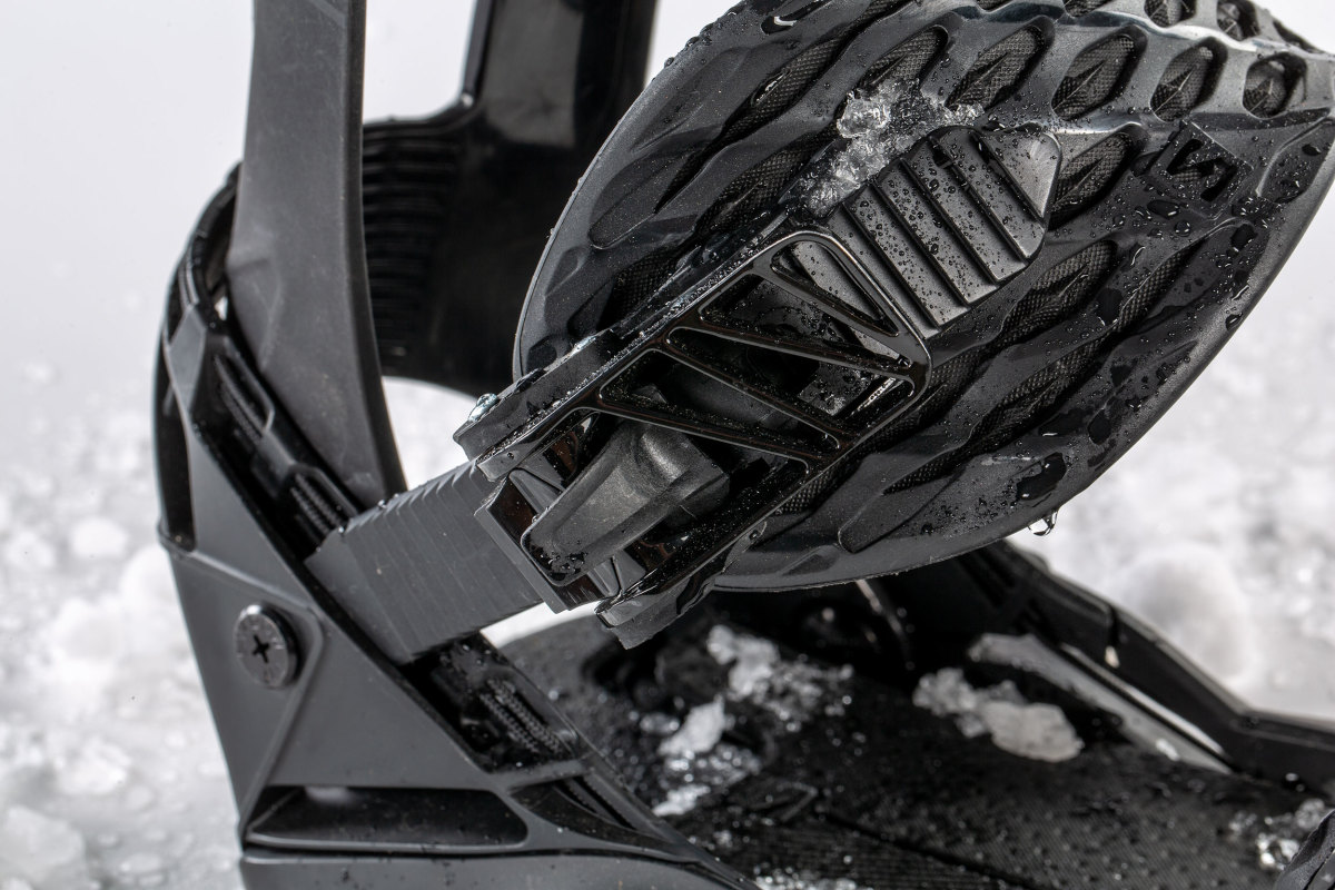 Salomon Hologram Snowboard Bindings | Christy Sports