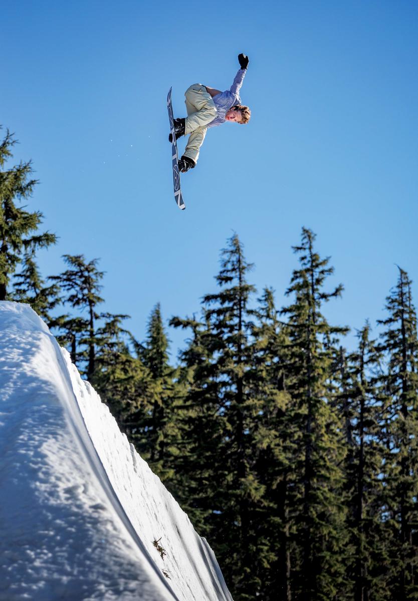 Burton Malavita EST Binding: Snowboarding Gear Lookbooks 2018 