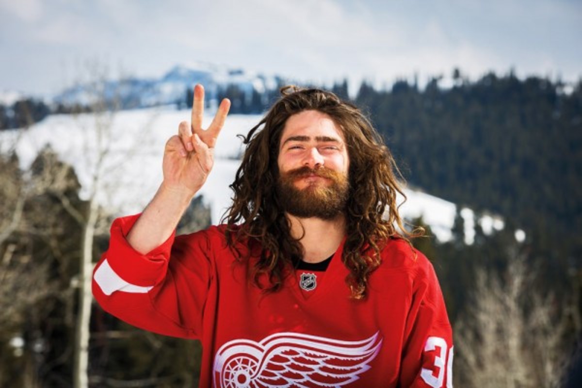 Burton Presents : Danny Davis and Ben Ferguson : Peace Park - Snowboarder