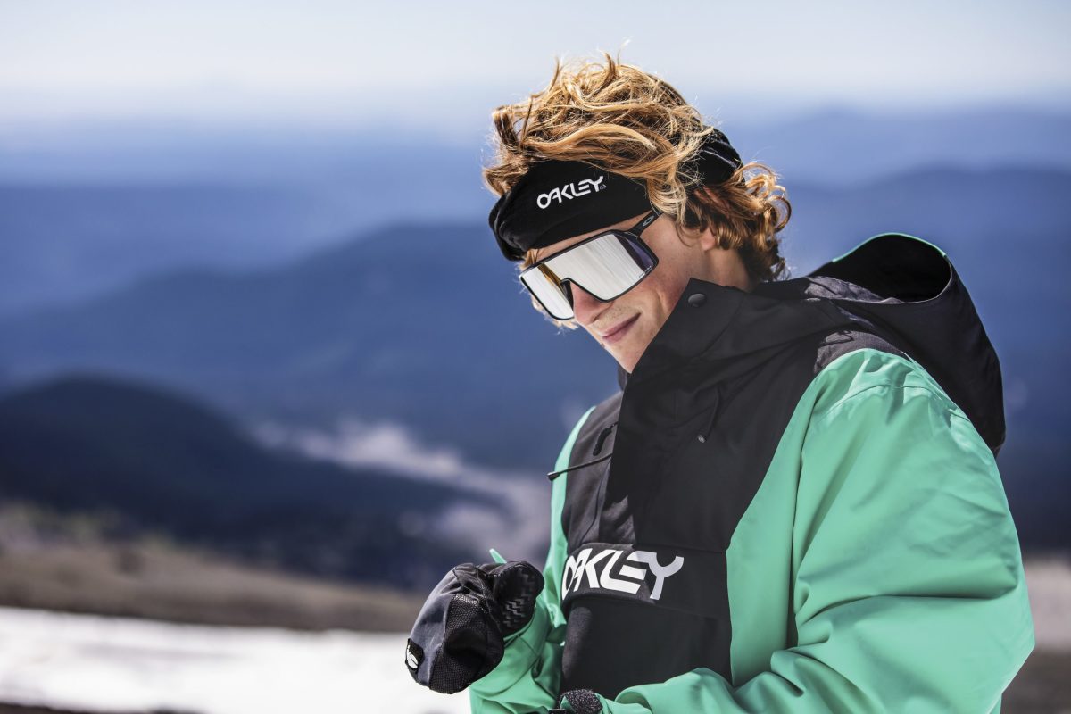 Oakley snowboard deals