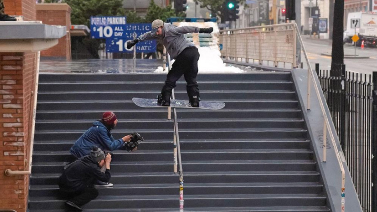 Snowboarder Hits Iconic Los Angeles Skate Spot - Snowboarder