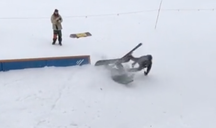 Look Snowboarder Takes Out Unsupecting Skier
