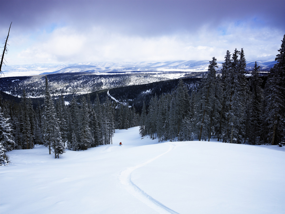 21YearOld Snowboarder Dies at New Mexico Ski Resort
