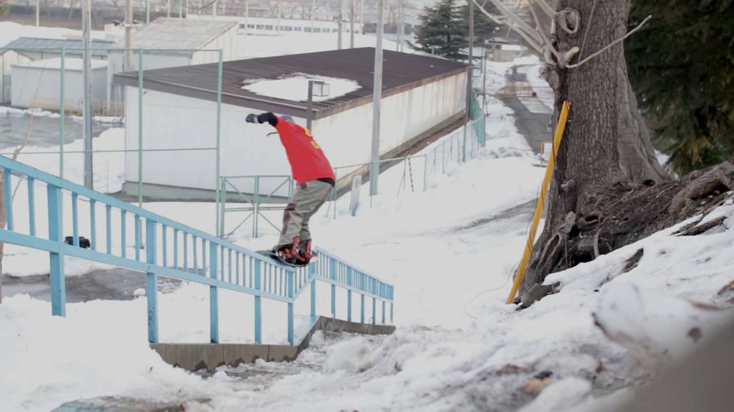 Built To Ride Episode 2 : Japan - Snowboarder