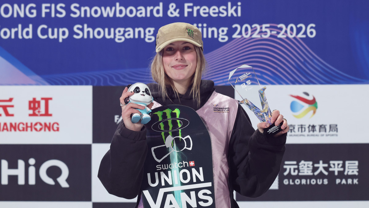 Mia Brookes Wins Her First FIS Event Of the Season - Snowboarder