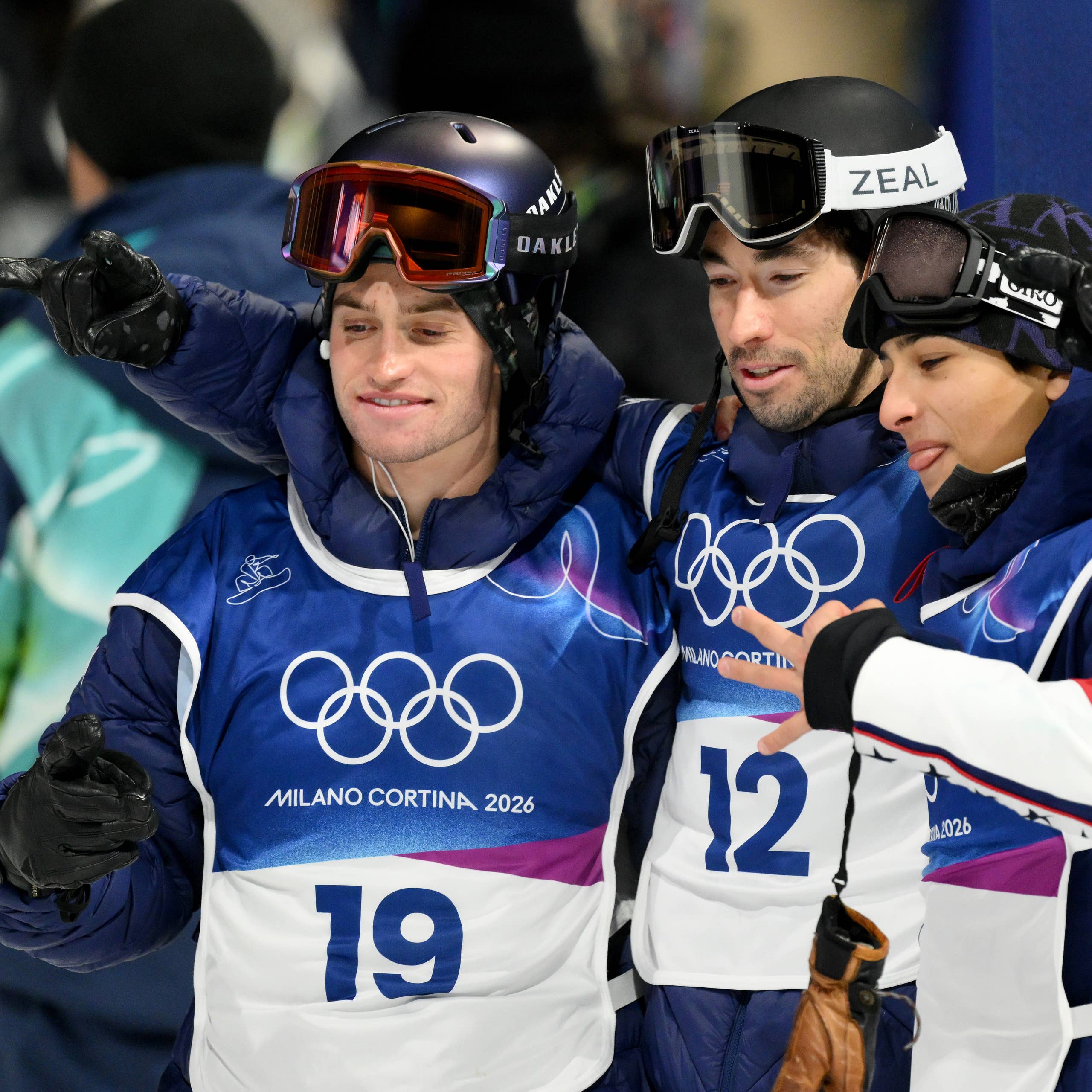 Name Droppin'—Dakine's Team Mission 25L Pack + Excursion Gloves