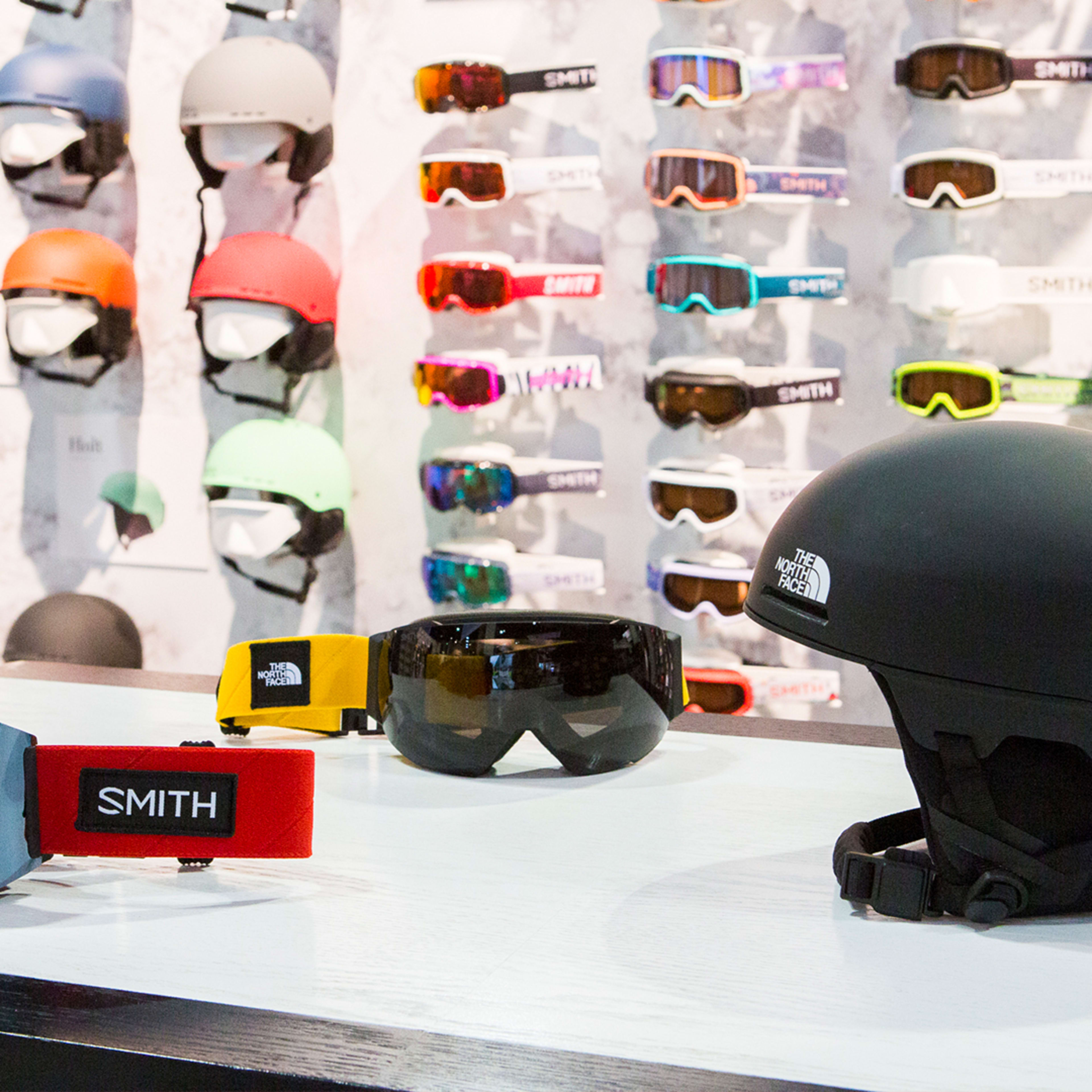 Introducing the Smith Squad MAG - Snowboarder