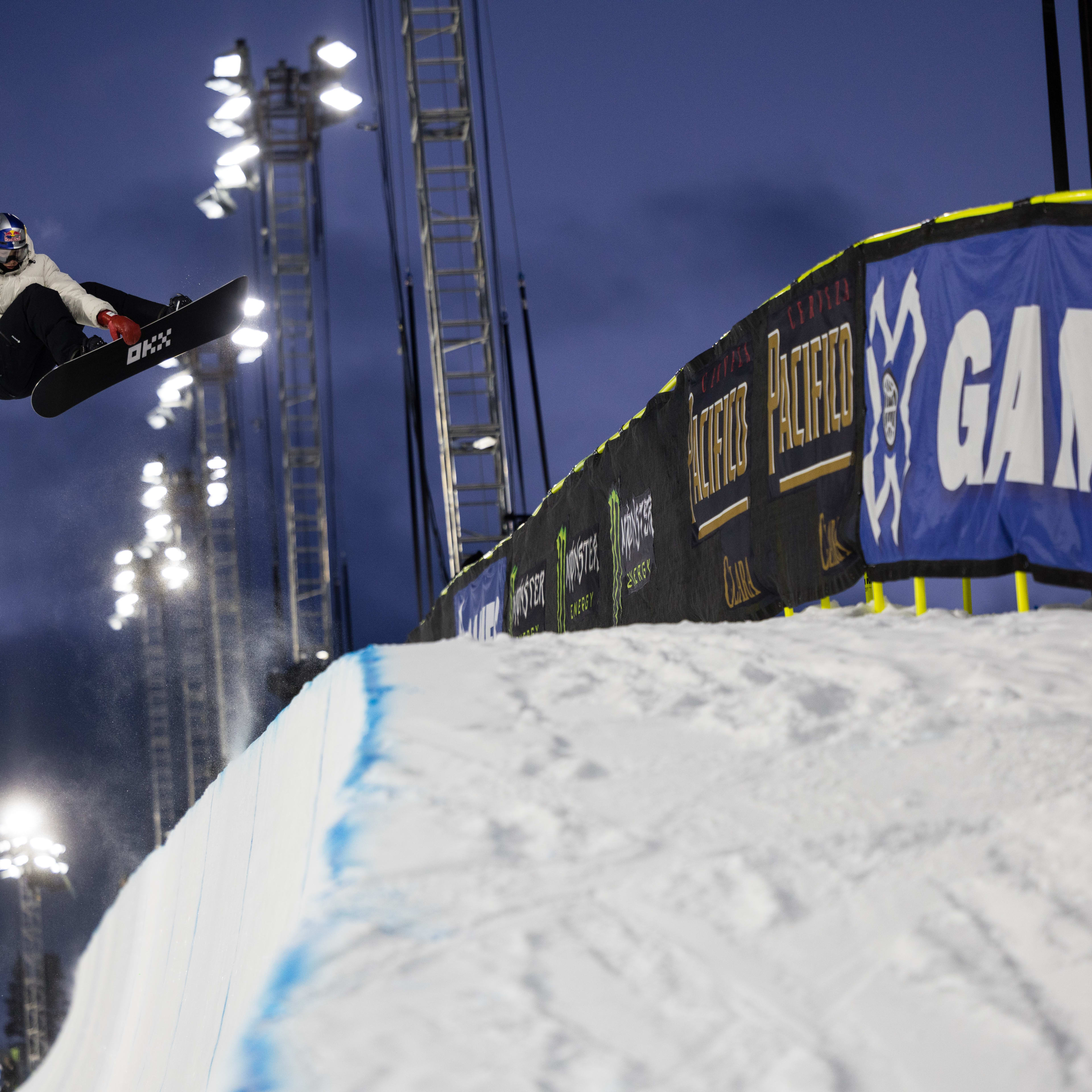 The Blackboard Experiment: 2017 Burton Custom Twin - Video