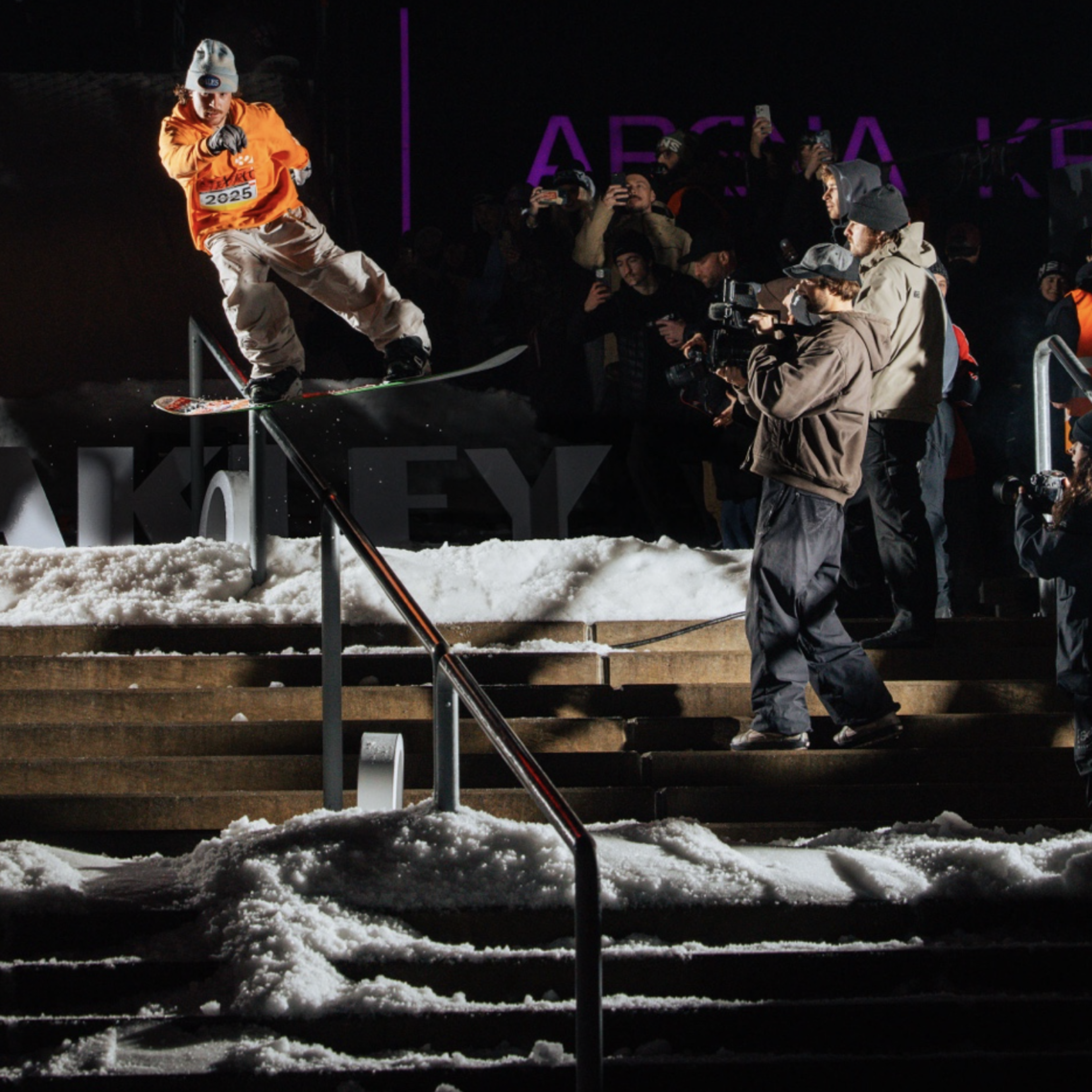 2009 Good Wood: Gnu Carbon High Beam MTX - Snowboarder