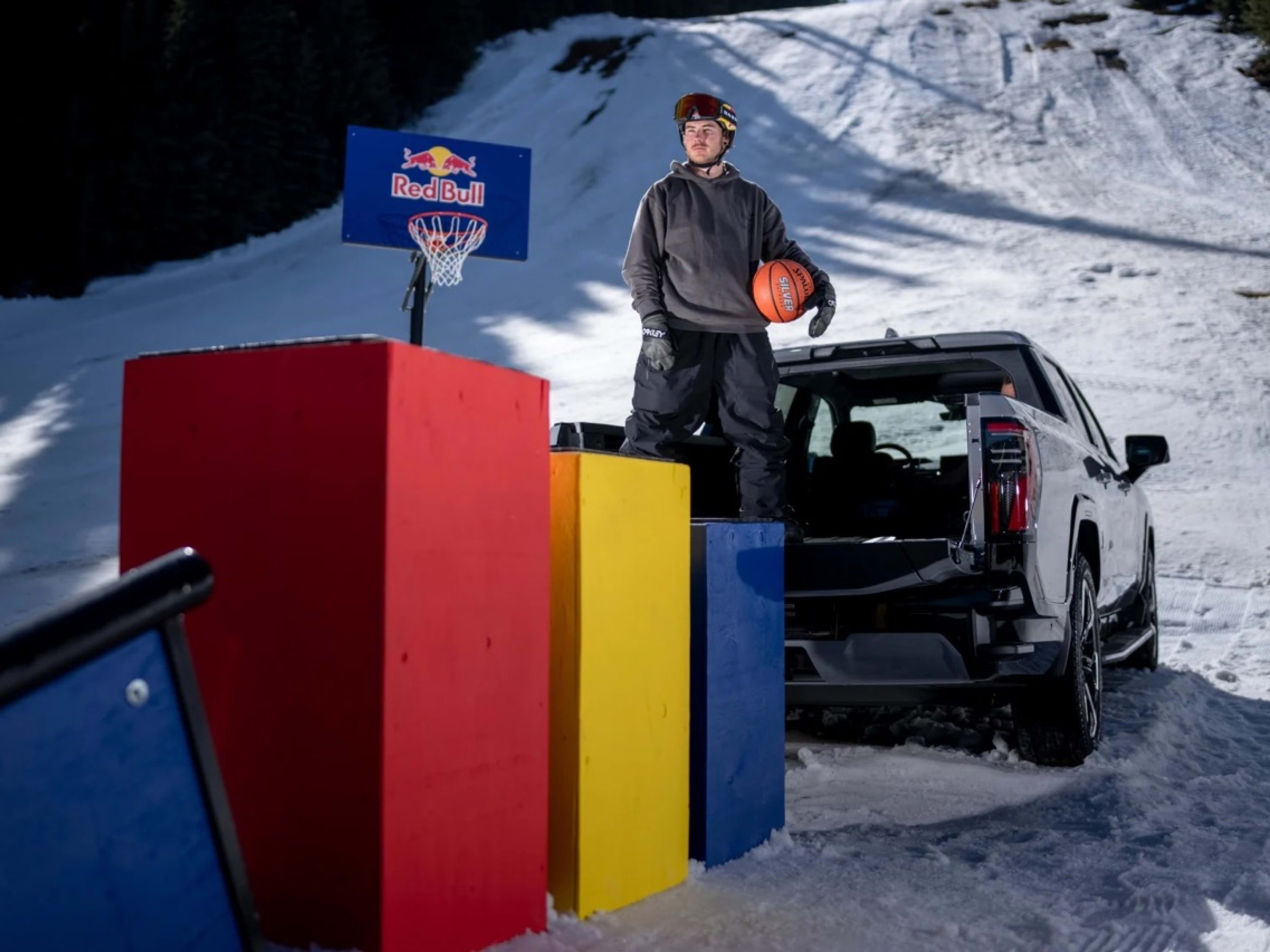 Snowboarder Seb Toots Shreds wild Red Bull Obstacle Course