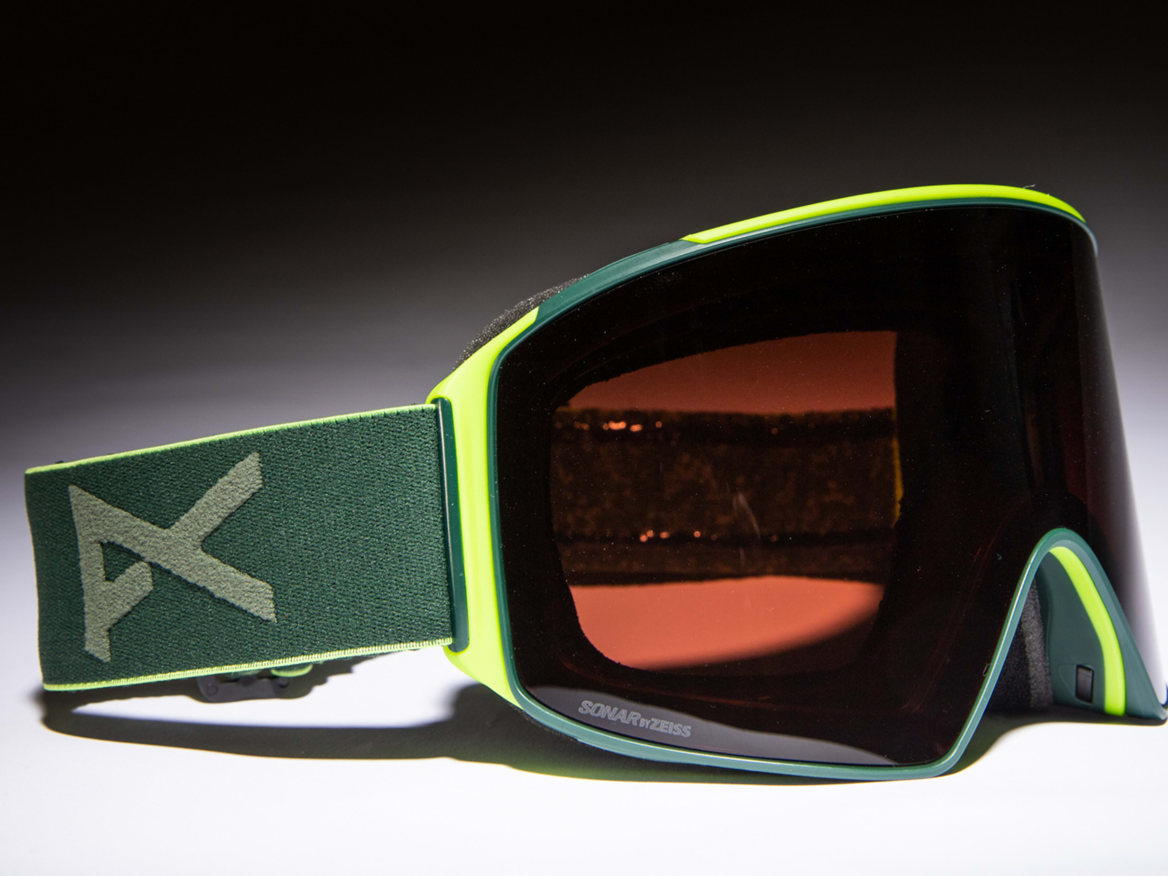 anon　M4 Toric レンズ　スノーゴーグル　SONAR Green Anon M4 Toric - Review 2025 - Slope Magazine
