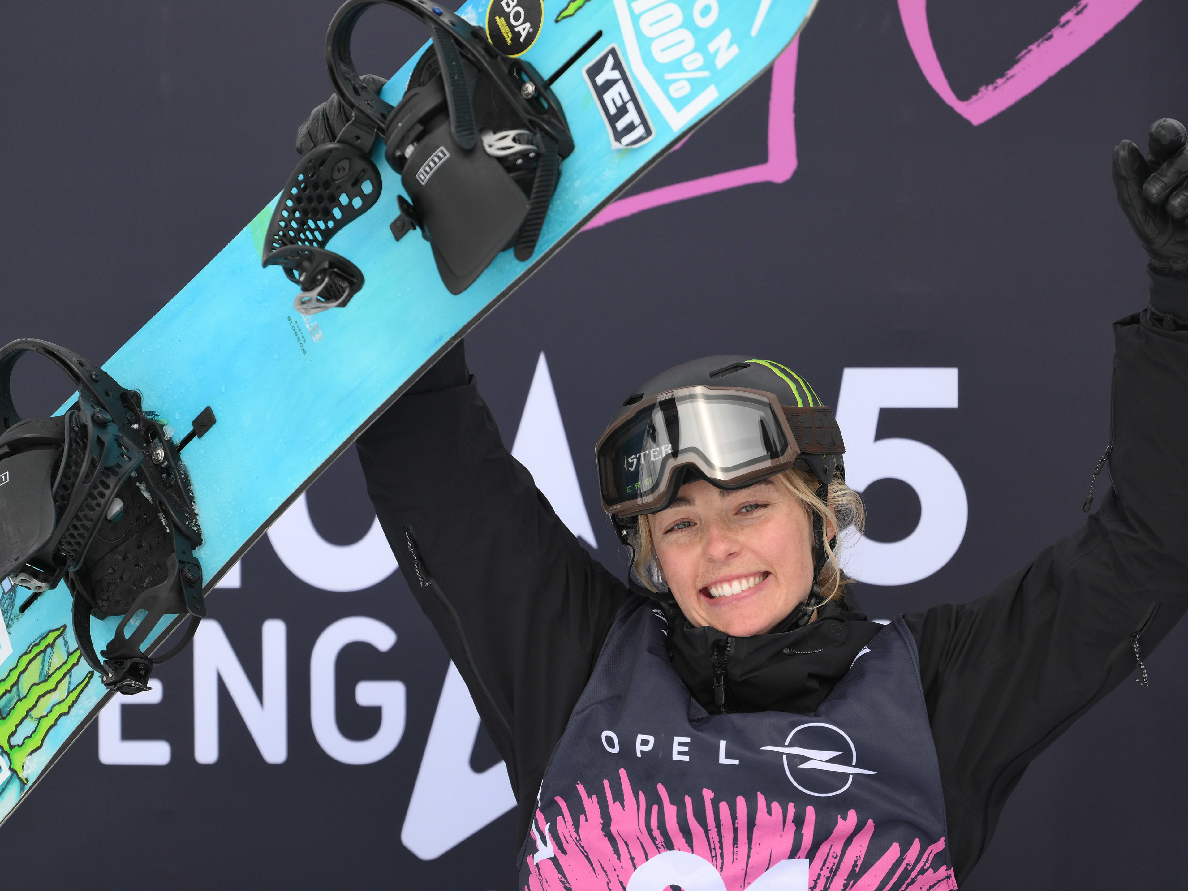 Zoi Sadowski-Synnott and Liam Brearley Win 2025 FIS