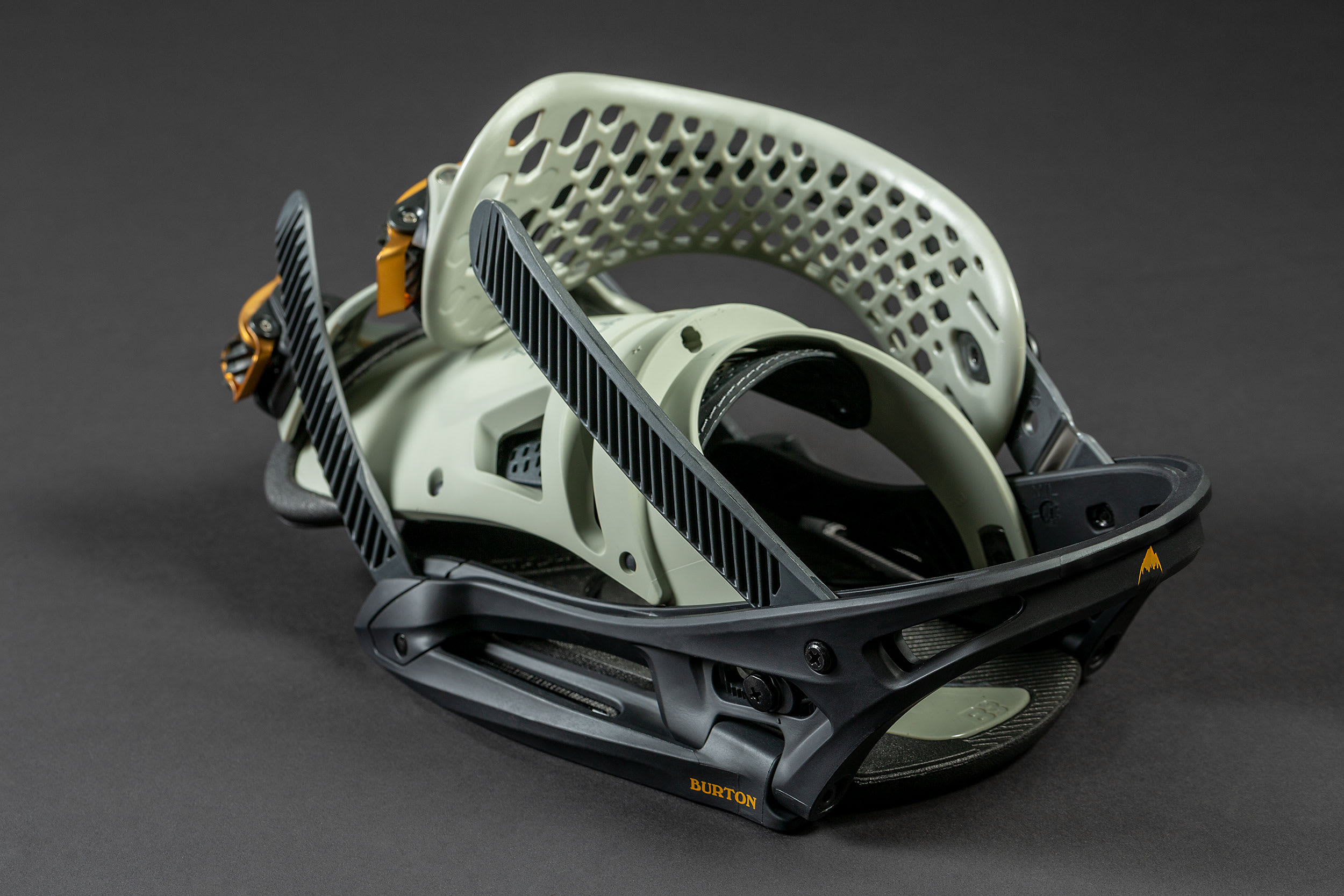 Burton Malavita EST Binding: Snowboarding Gear Lookbooks