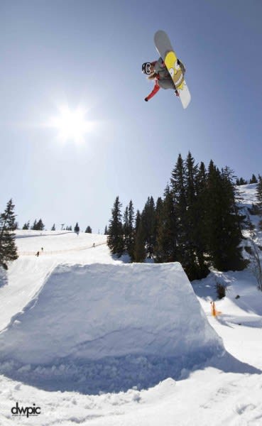 Santa Cruz and The Simpsons team up to release snowboards