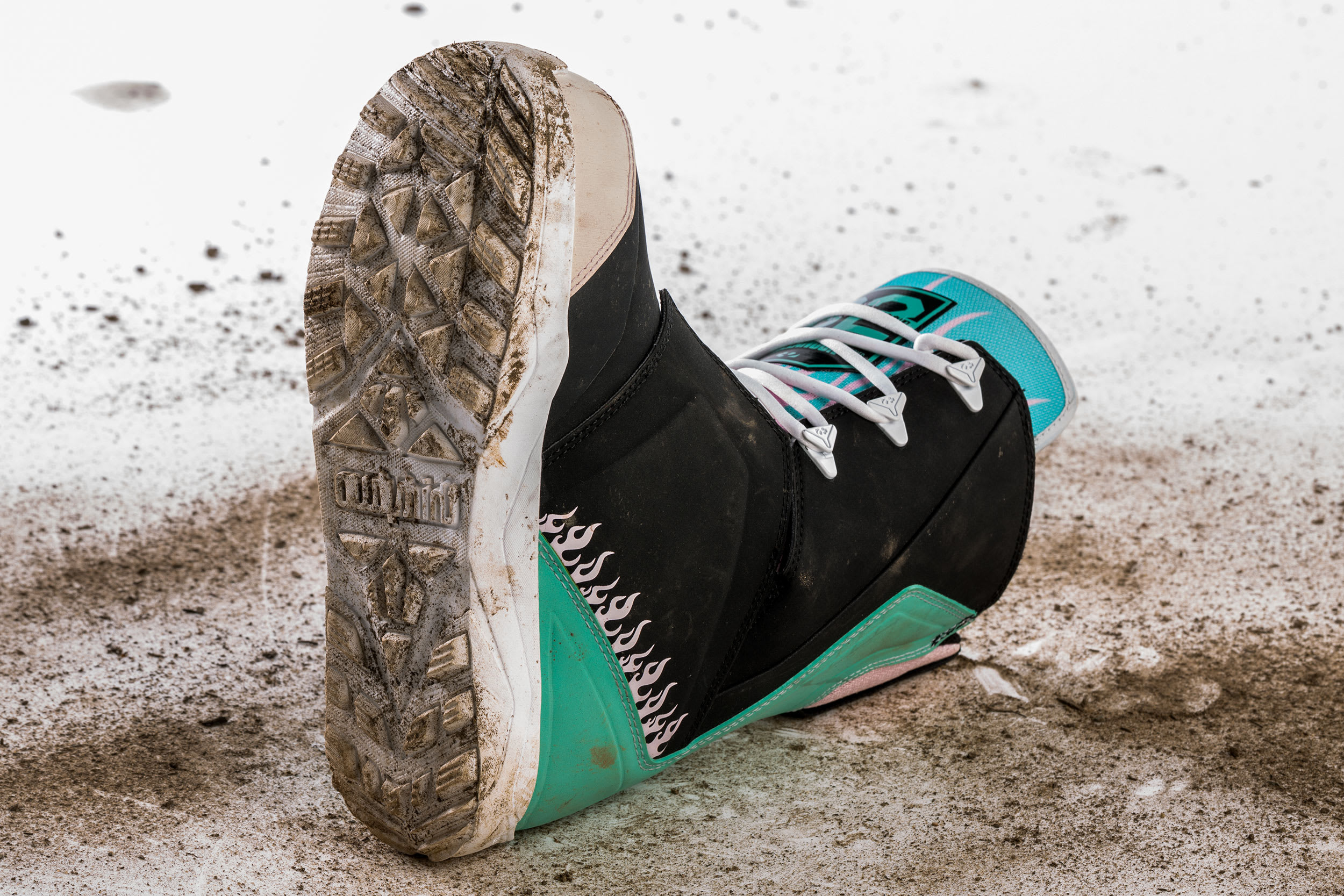 thirtytwo W’s Lashed DESIREE MELANCON ThirtyTwo Lashed Desiree Melancon Snowboard Boot - Women's